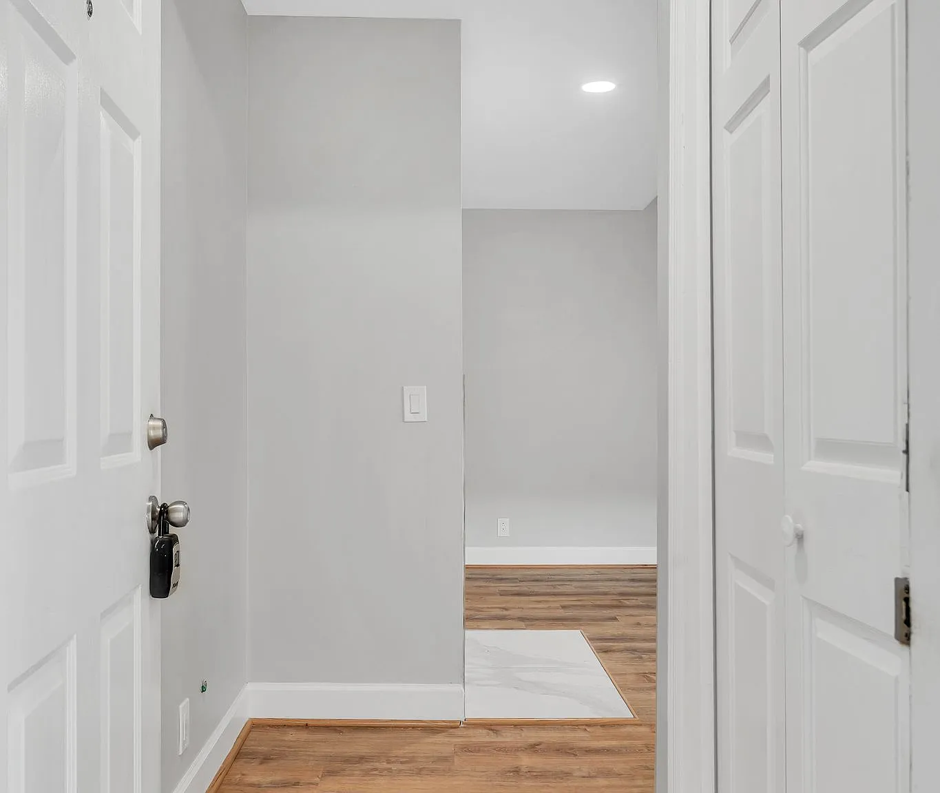 2 bed, 1050 sqft, $2,300 — Photo 4