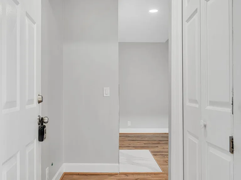 2135 Acklen Ave #10 — Photo 8