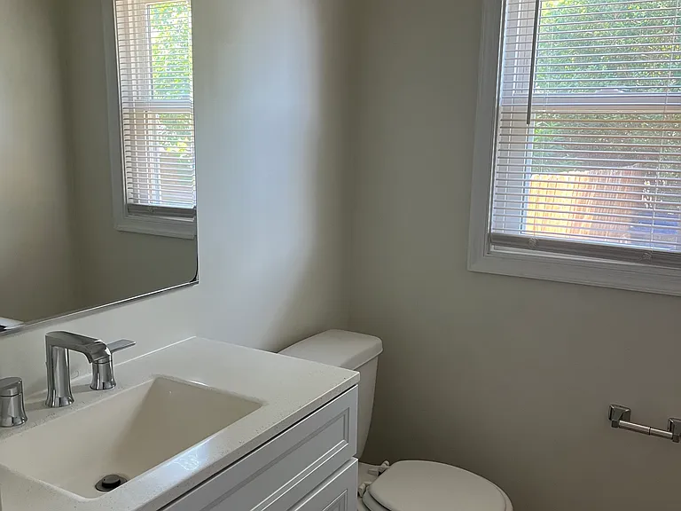 58 W Green St — Photo 6