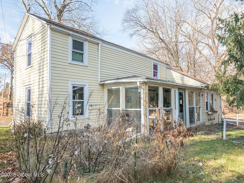 4th image of 425 Feura Bush Road