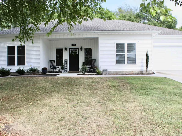 310 Fairview Dr, Mayfield, KY 42066
