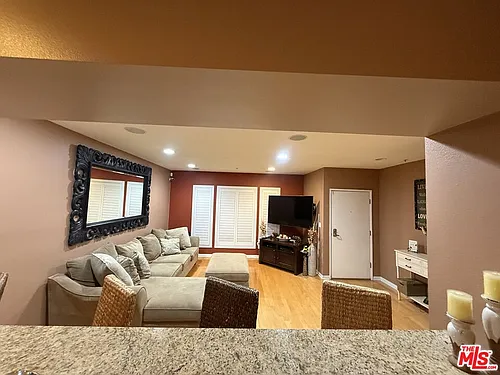 12078 S Broadway Photo 1