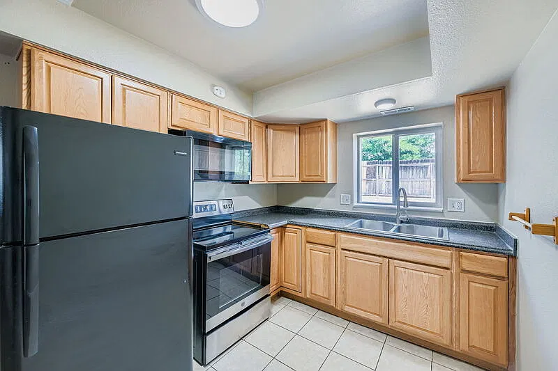 2 bed, 1.0 bath, 780 sqft, $950 — Photo 4