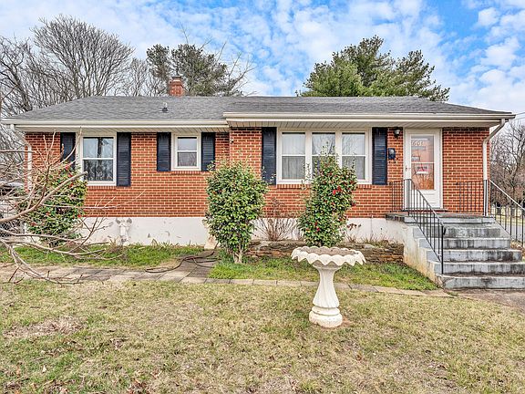 2nd image of 2601 Hebert St NW