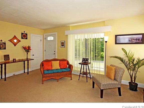 4th image of 554 Greenway Dr