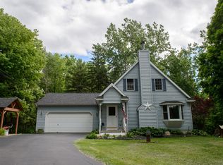 907 Schopper Rd, East Aurora, NY 14052