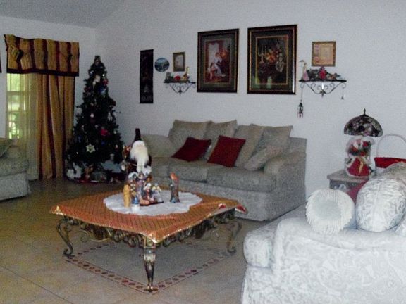 LIVING ROOM 2