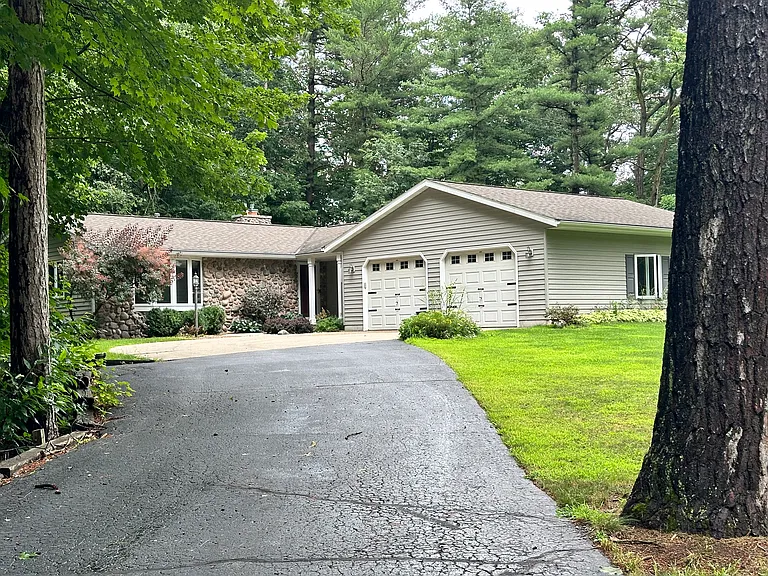 2230 Cathedral Forest Dr — Photo 2