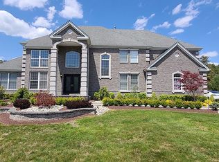 3 Woods Edge Dr, Jackson, NJ 08527