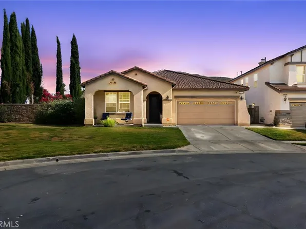 3001 Red Cedar Trl, Hemet, CA 92545