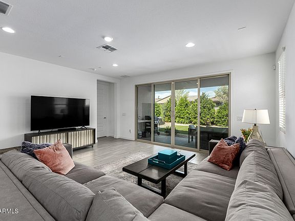 3rd image of 16936 W Royal Palm Road