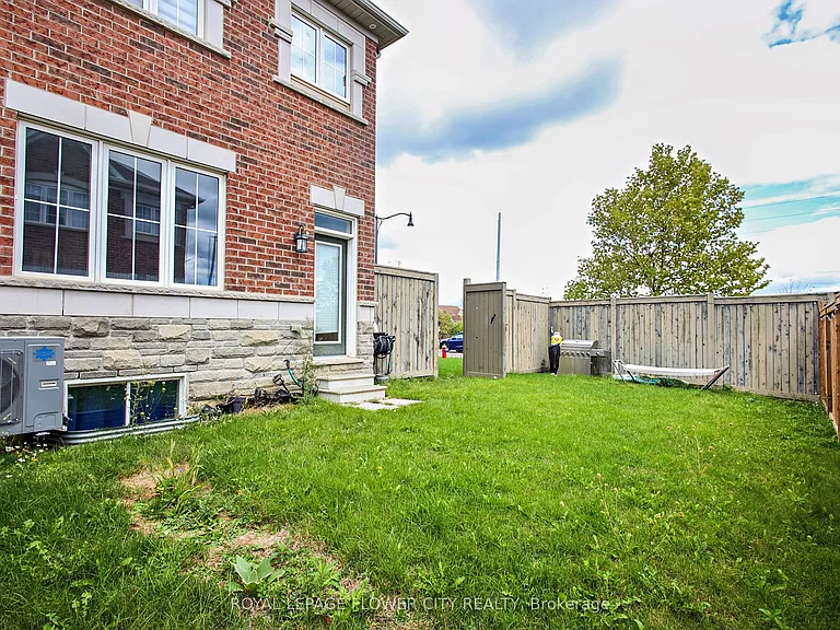 81 Baffin Cres — Photo 44