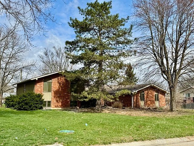 1st image of 811 Lyncreek Dr