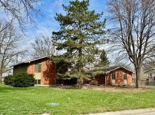 811 Lyncreek Dr, Dayton, OH 45458