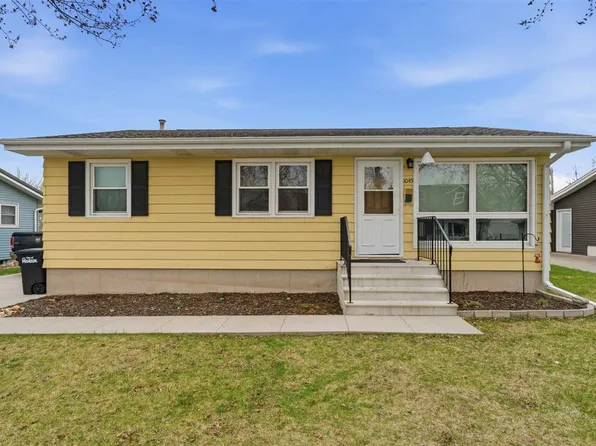 1045 25th St, Marion, IA 52302