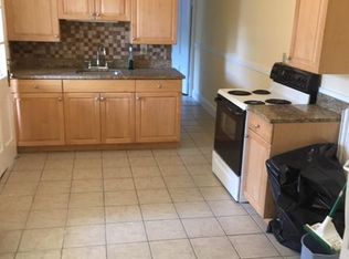 80 Moore St, Lowell, MA 01852