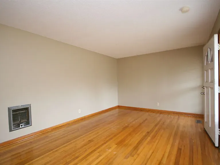 3 bed, 1575 sqft, $1,810 — Photo 3