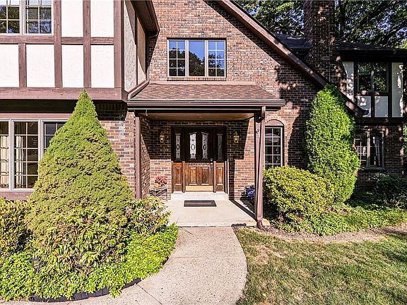 3rd image of 317 Satinwood Ln