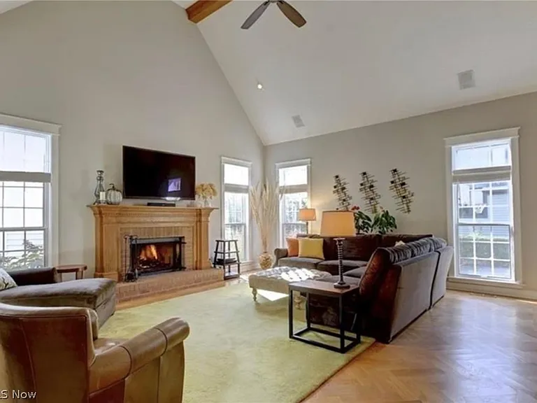 29240 Regency Cir — Photo 10