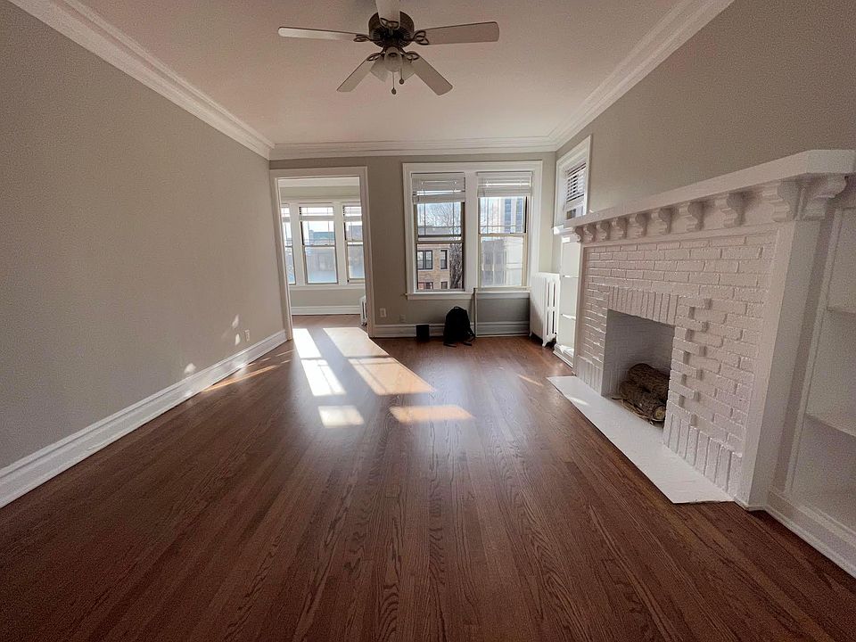 1st image of 1218 W Lunt Ave