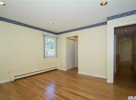 4th image of 100 Gloria Blvd