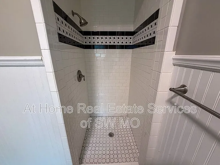 1005 S Roanoke Ave — Photo 7