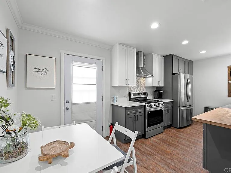586 Del Mar Ave — Photo 20