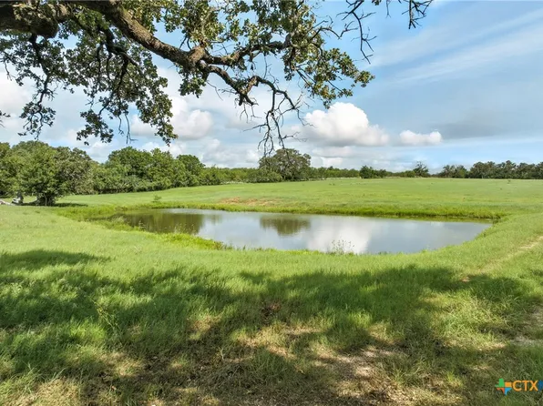 464 County Road 389, Gonzales, TX 78629