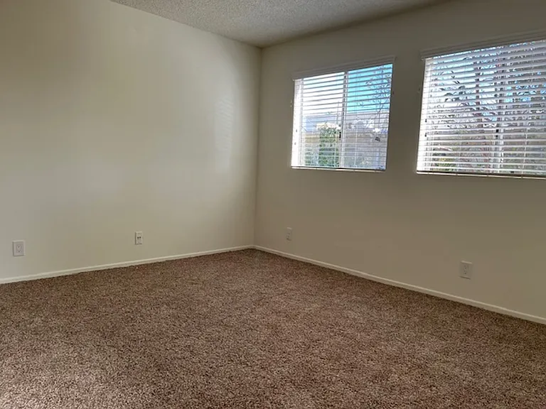 Valley Village So. Apartments — Photo 13