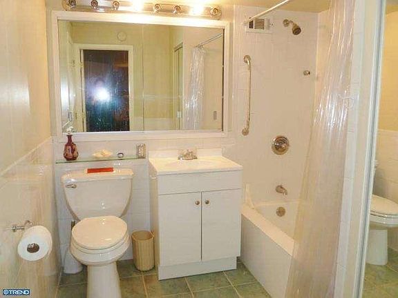 5th image of 2401 Pennsylvania Ave APT 19A1