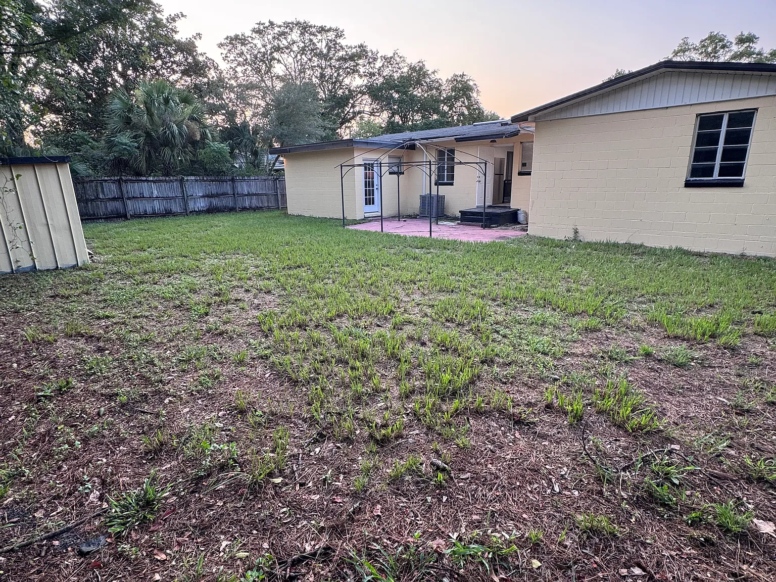 3 bed, 2.5 bath, 1929 sqft, $2,150 — Photo 2