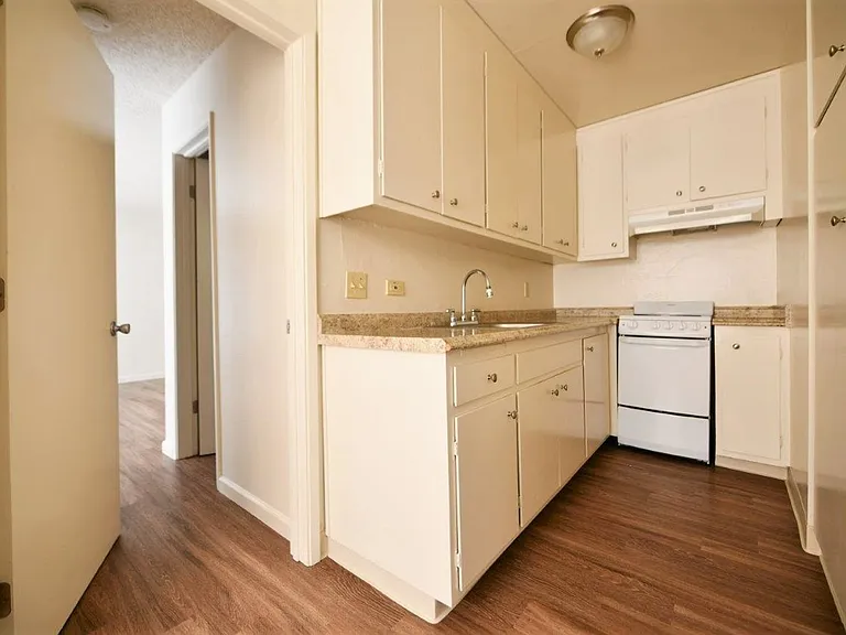 2535 Ellsworth St — Photo 15