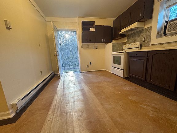 2nd image of 706 Cherry Mountain St