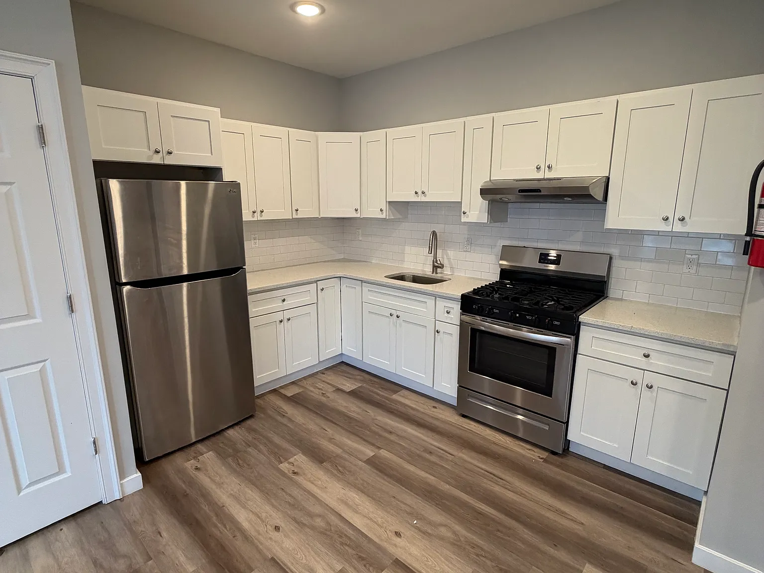 1 bed, $1,718 — Photo 2