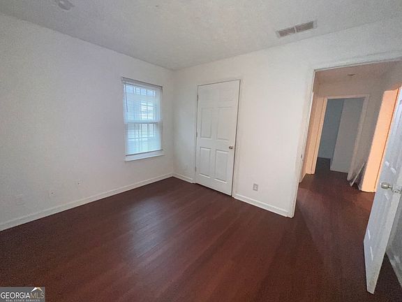 5th image of 19 Moury Ave SE
