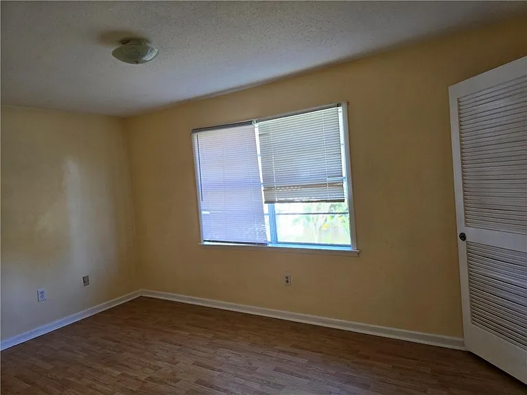 800 Oakwood Dr — Photo 6