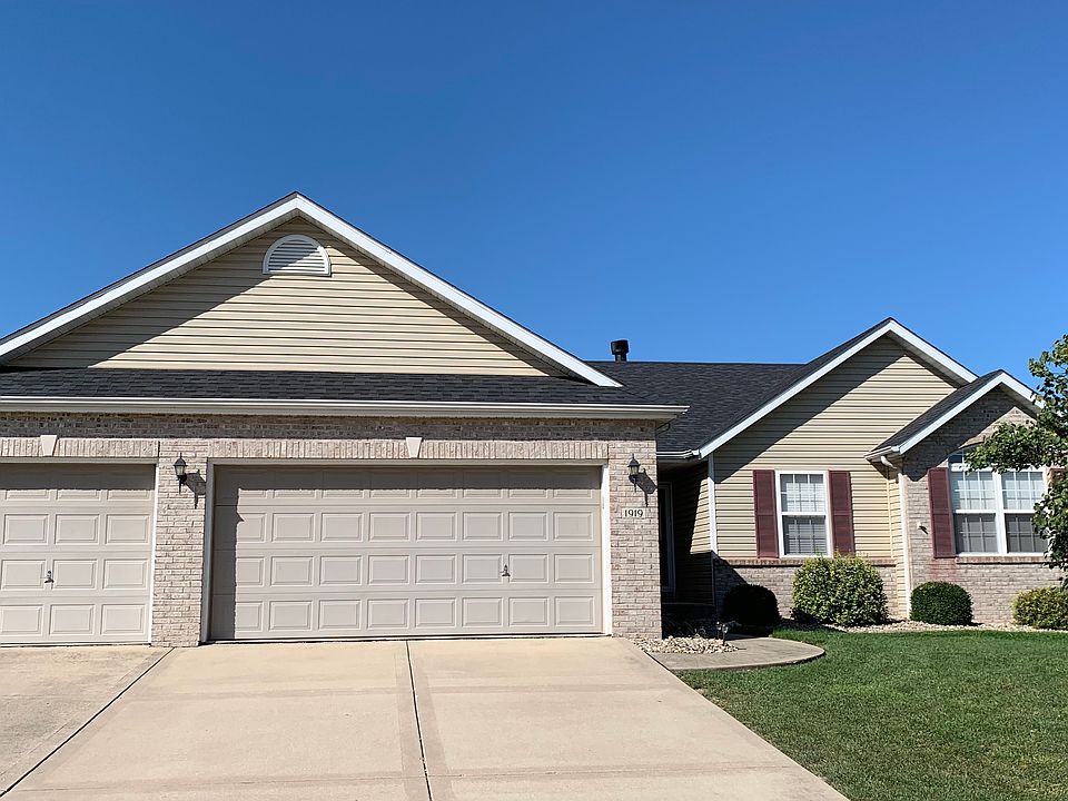 1st image of 1919 Wellington Ln