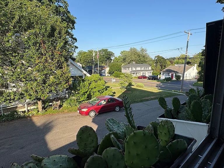 114 E Main St — Photo 9