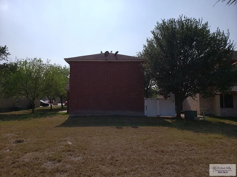 Building Photo 3