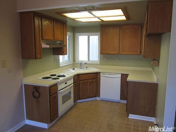 5th image of 31 Topam Ct