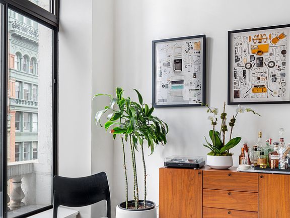 5th image of 77 Bleecker St APT 830
