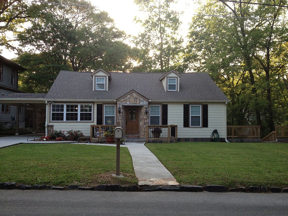 1780 Ridgeway Front of House