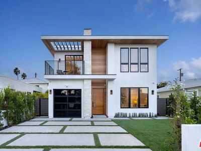 3633 Greenwood Ave, Los Angeles, CA, 90066