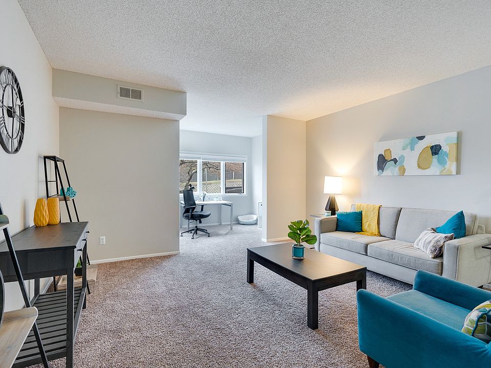 Renovated Spacious Living Room With Partial Walls To Den Area