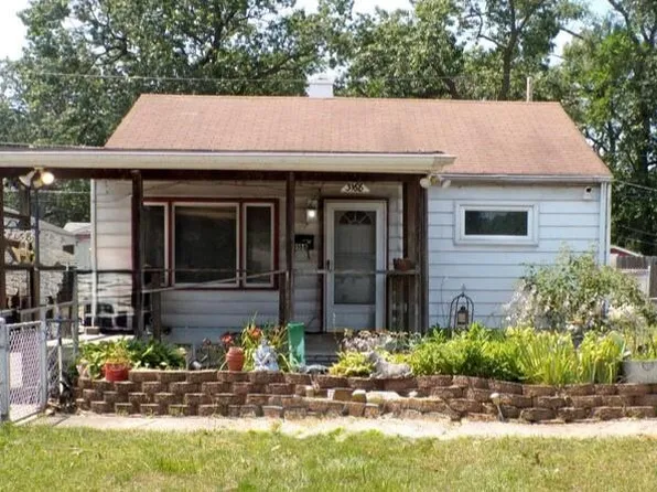 3168 Pulaski St, New Chicago, IN 46342