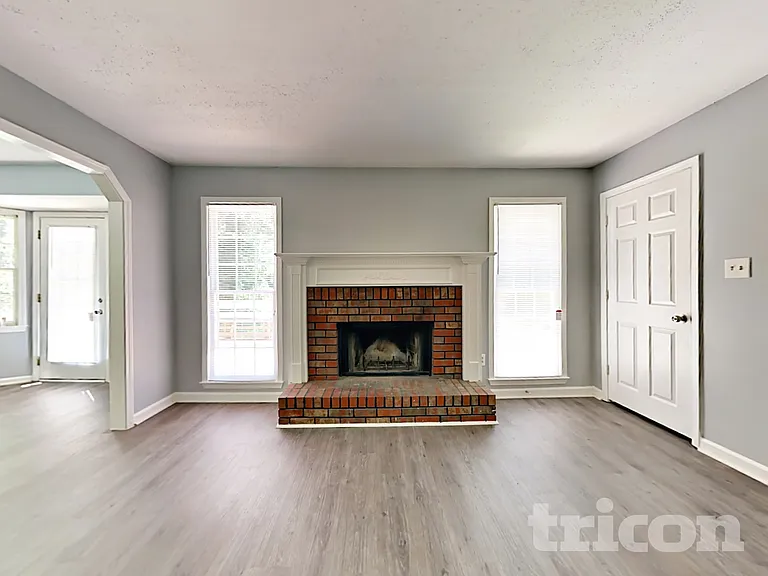 91 Stratford Dr — Photo 6