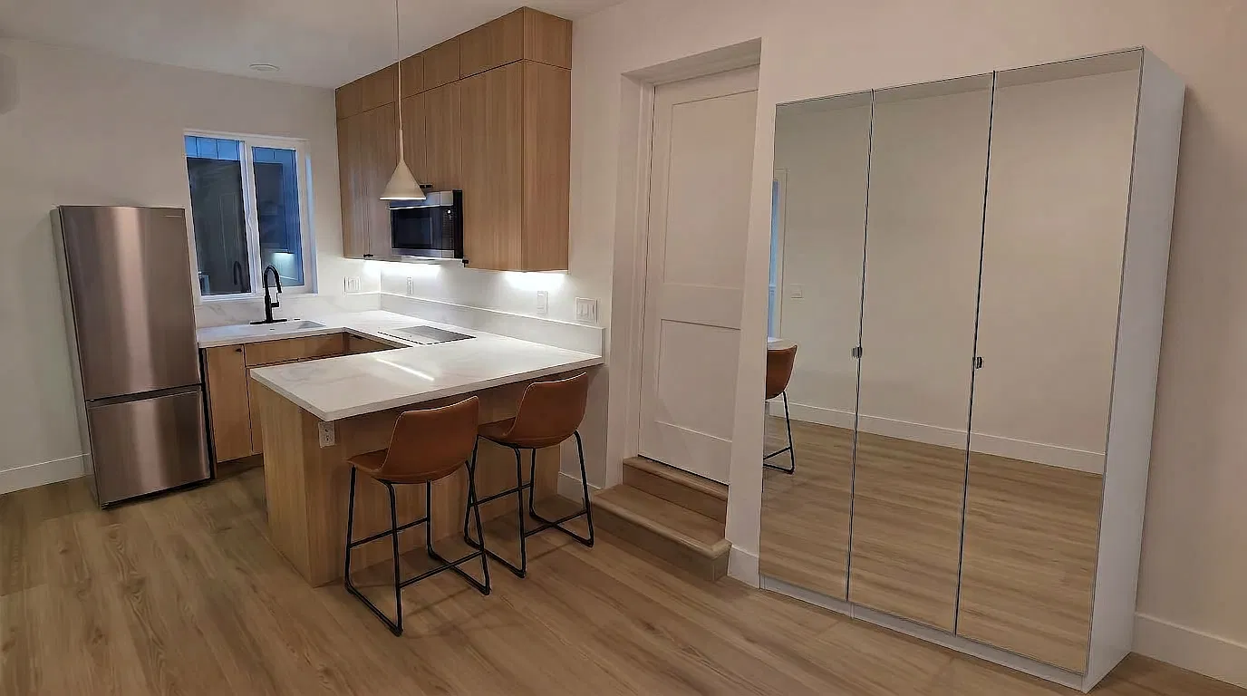 1337 Gregory St — Photo 3