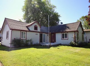 451 S Hospital Rd, Waterford, MI 48327