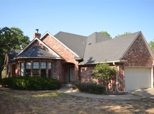 1724 Tenbears Rd, Edmond, OK 73034