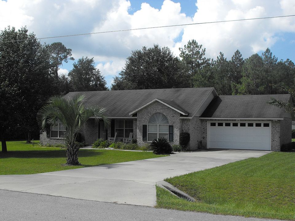 1st image of 118 SW Pine Forest Ct